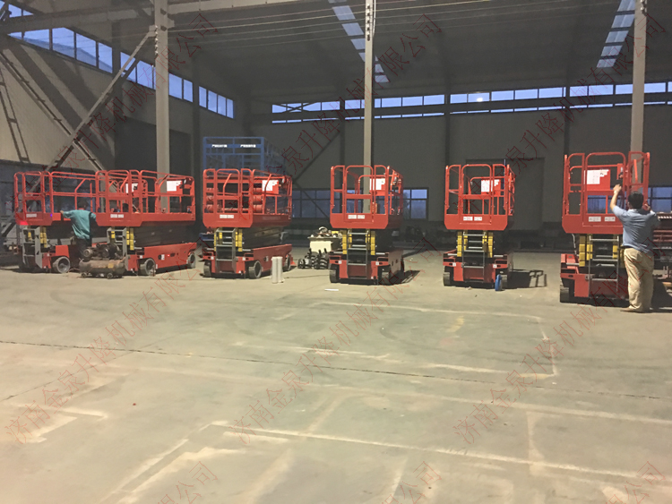 發(fā)遼寧6臺自行升降機(jī)