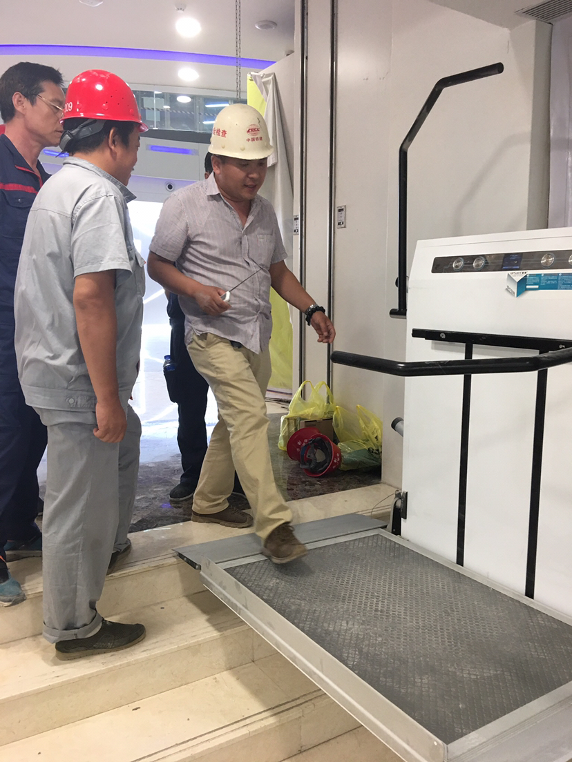 天津斜掛升降機(jī)安裝驗收完畢