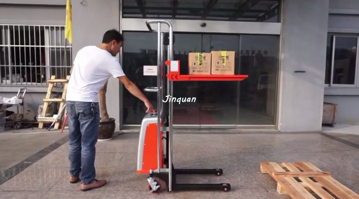 便攜式半電動(dòng)堆高車(chē)